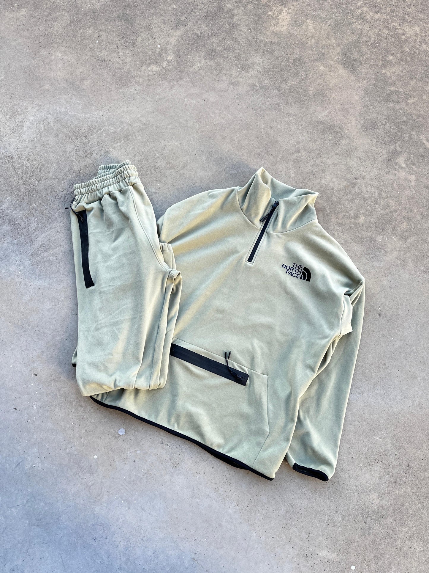 Conjunto The North Face Jogging + Buzo