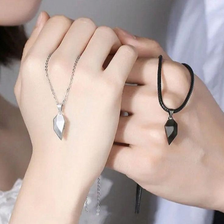 Collar Black & White®